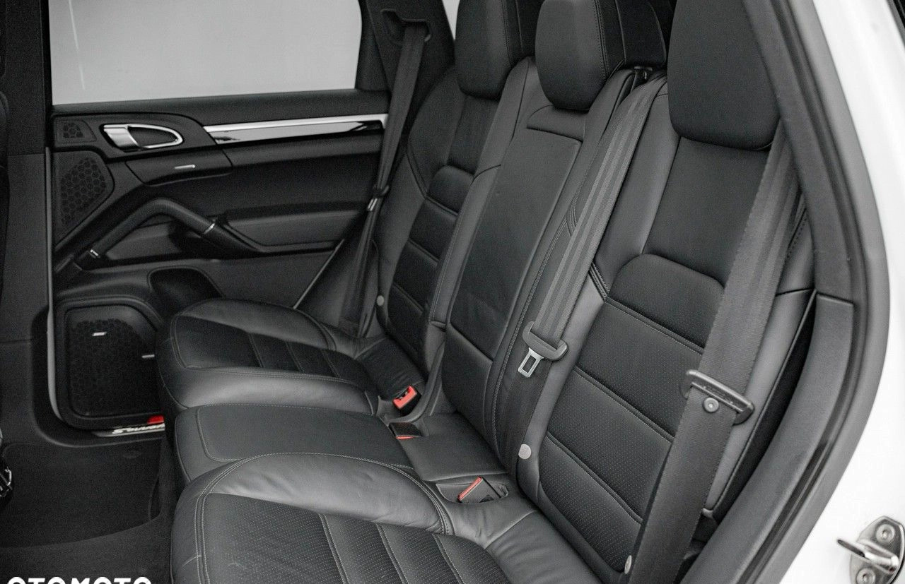 Porsche Cayenne cena 229900 przebieg: 99999, rok produkcji 2016 z Biskupiec małe 742